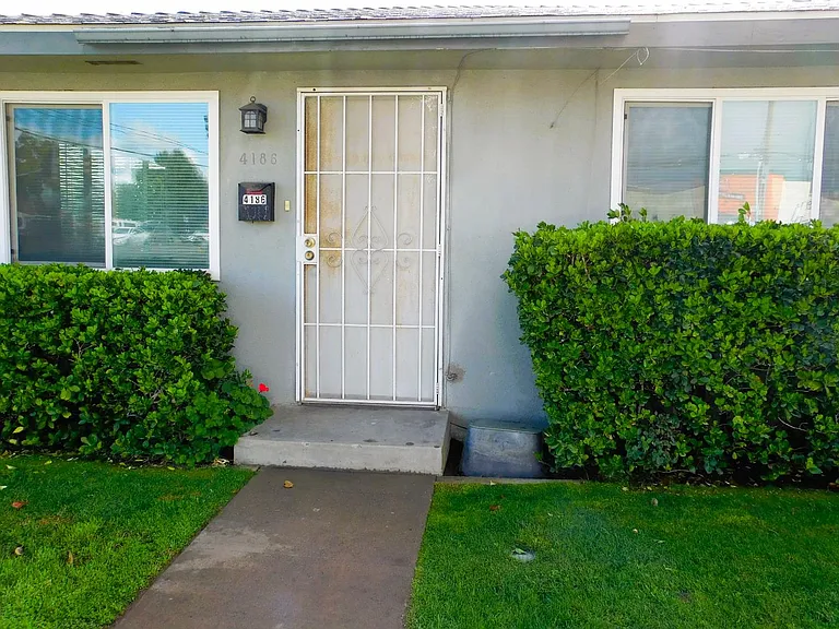 4186 E Ashlan Ave — Photo 2