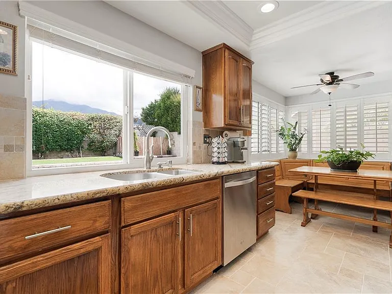 10112 Banyan St — Photo 11