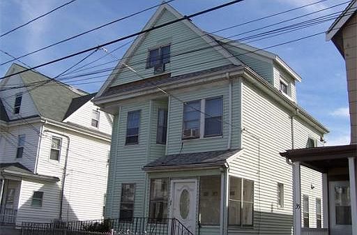 2nd image of 37 Linden St