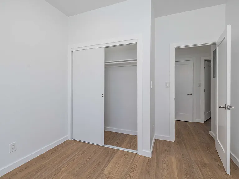 2nd bedroom with closet
