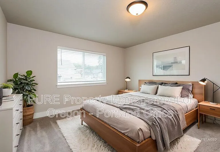 1801 NE Robert Rd — Photo 2