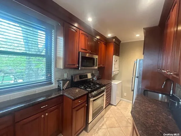 15-42 163 Street #6-232, Whitestone, NY 11357