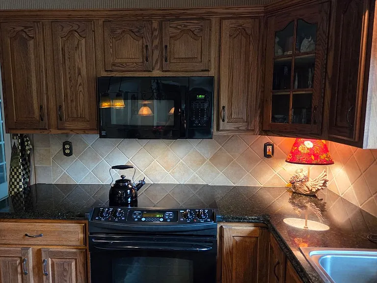 Kitchen --electric stove
