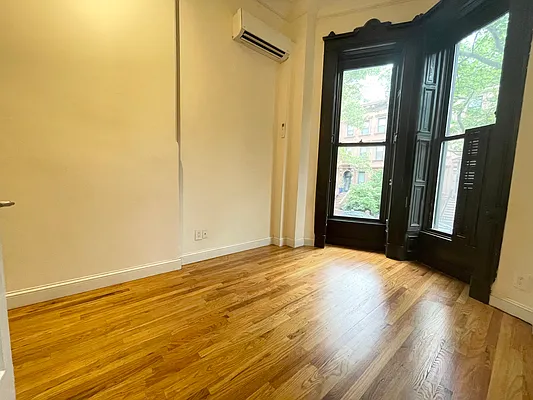 Rented by Silver Line Realty Group NY LLC | media 13