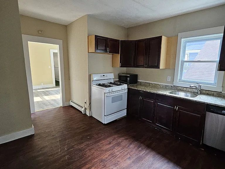 15 Nashua St #1 — Photo 4