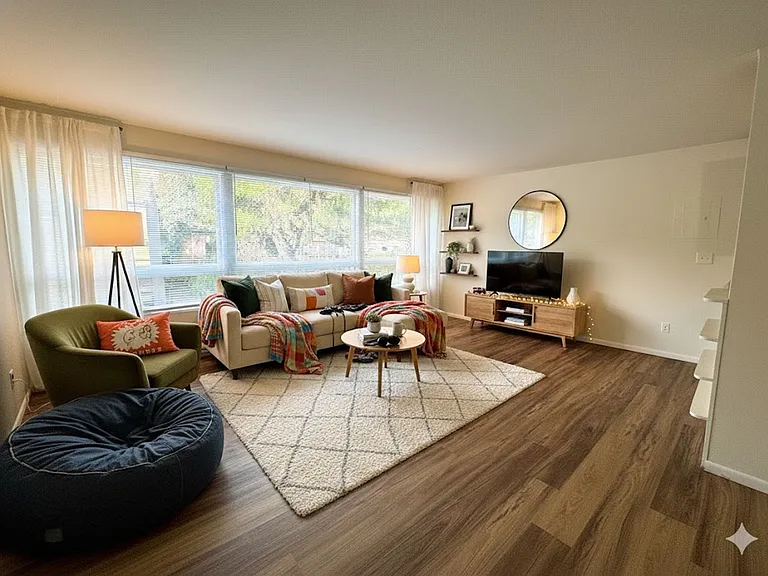 9043 35th Ave SW — Photo 3