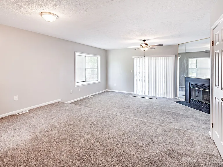 222 Britain Ct — Photo 6