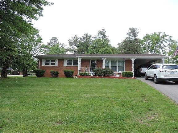 1st image of 204 Circle Dr