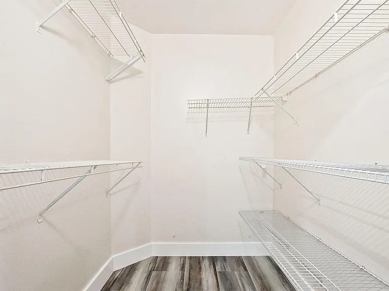 4498 Dogwood Cir — Photo 17