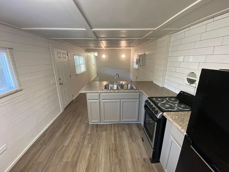 5481 Dover Ave — Photo 9