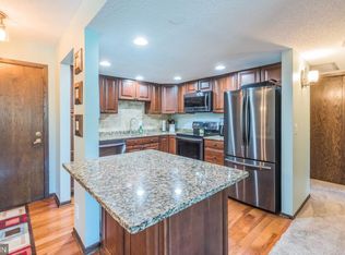 4710 58th Ave N APT 103, Crystal, MN 55429