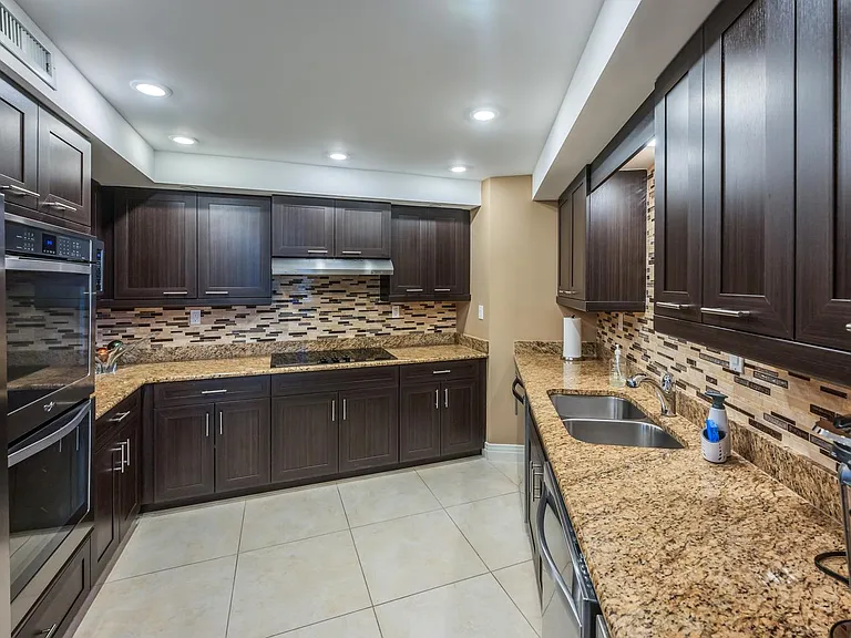 4751 Gulf Shore Blvd N #Penthouse 7 — Photo 37