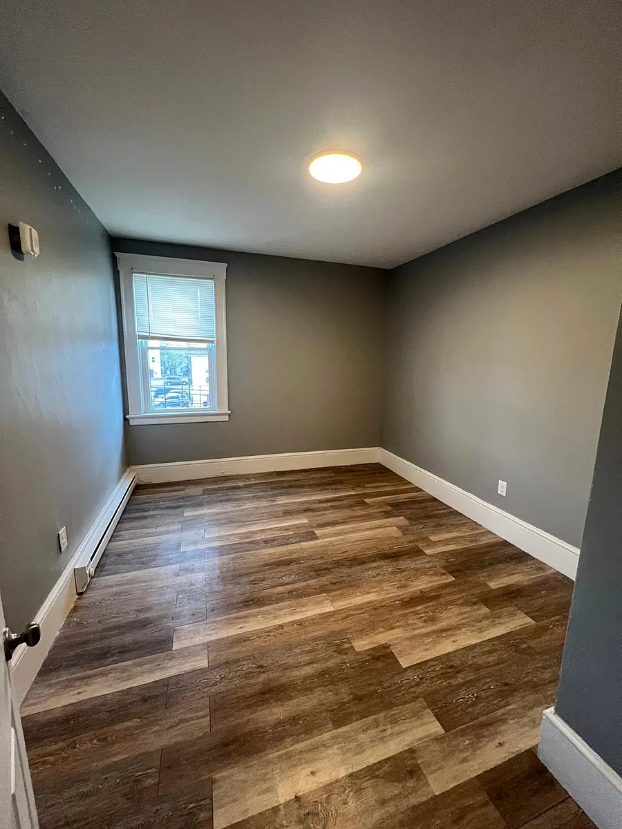 Building Photo - 18 Oak Hill Ave #3F