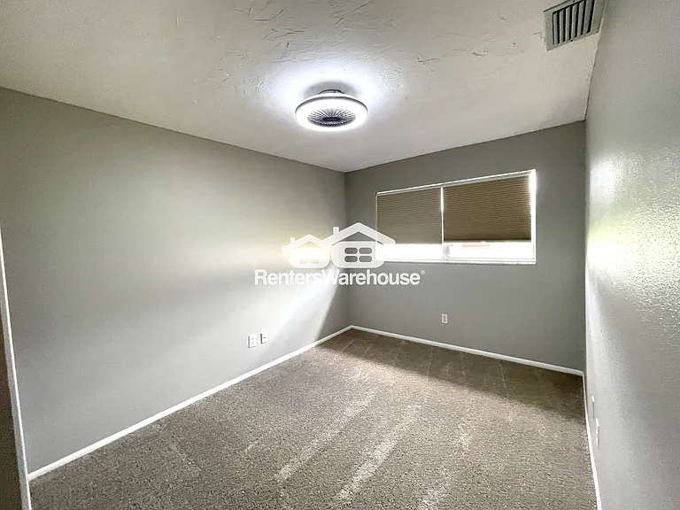 802 Embassy Rd — Photo 24