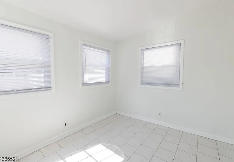 210 Globe Ave — Photo 25
