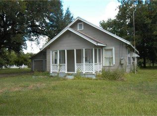 810 Jones Rd, Highlands, TX 77562