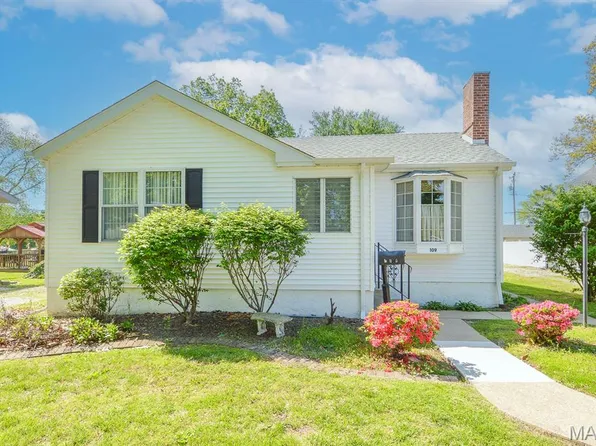 109 E Jefferson St, O'Fallon, IL 62269