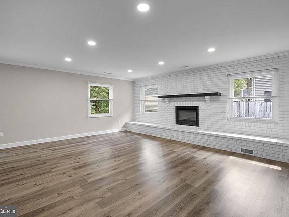 5th image of 12211 Malin Ln