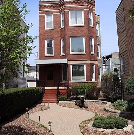3rd image of 2842 W Diversey Ave