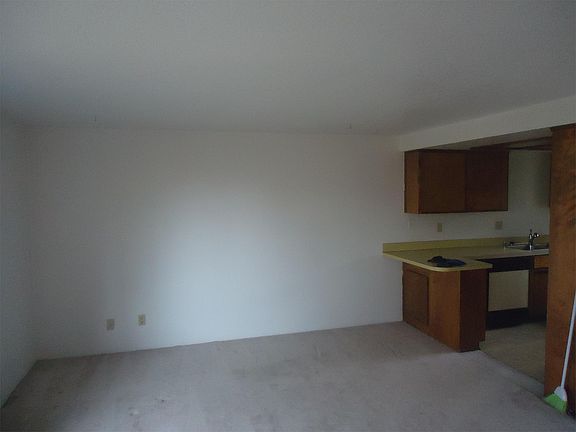 4th image of 7125 Rainier Dr APT 10