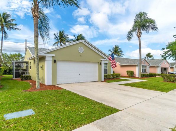 2590 SE 7th Pl, Homestead, FL 33033