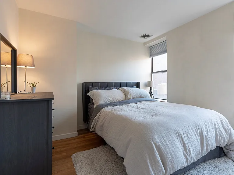 5 Grove St #5 — Photo 4