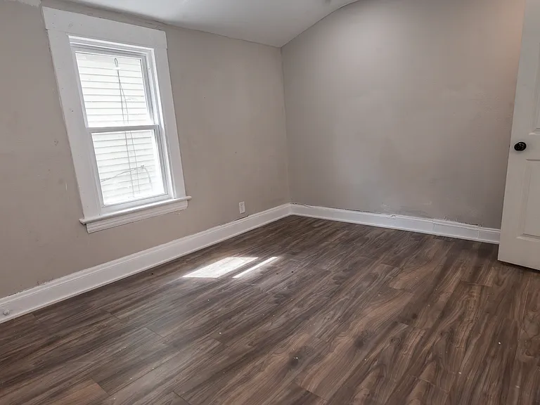 1600 E 49th St #2 — Photo 13