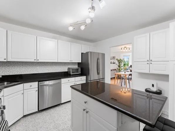 4 Persimmon Court image 9 of 40