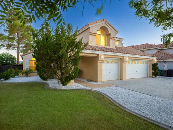 6044 Catalina Ln, Palmdale, CA 93552