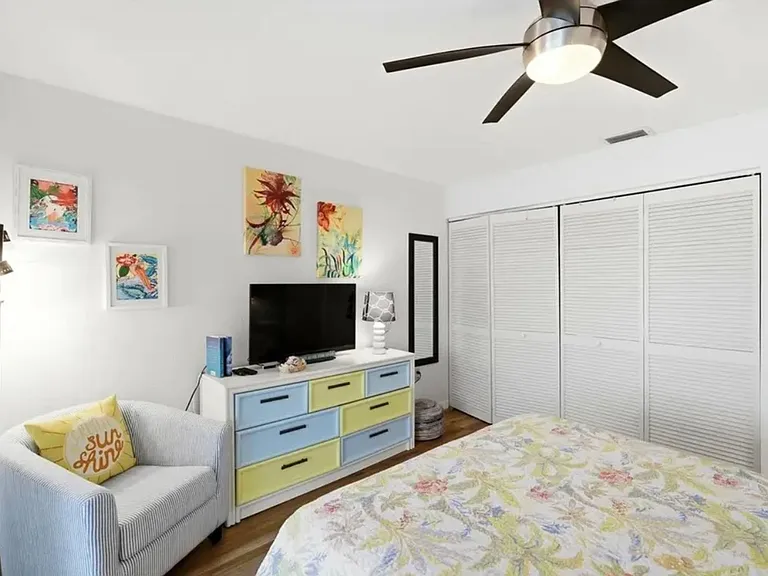 1433 Mediterranean Dr #E — Photo 13