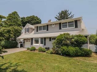 41 Straight Ln, Levittown, NY 11756