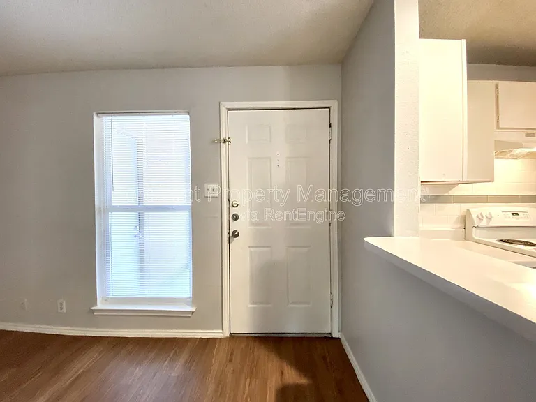 5225 Meadow Fld #1 — Photo 4