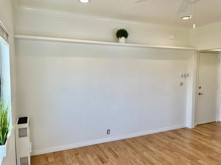 1650 Winona Blvd #4 — Photo 6