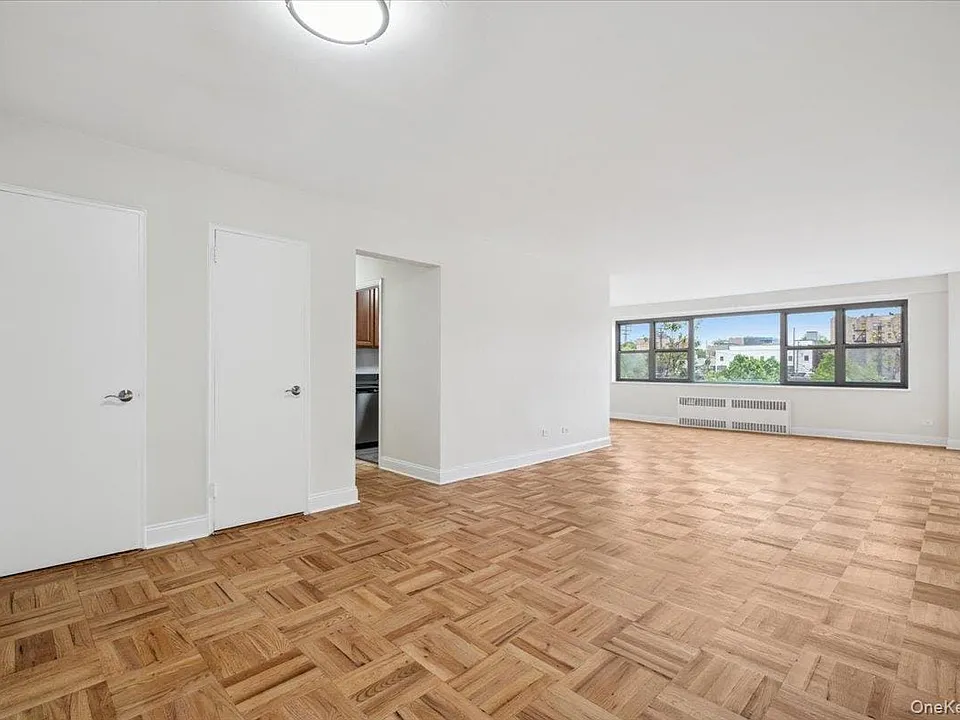 2 Washington Sq #1G
