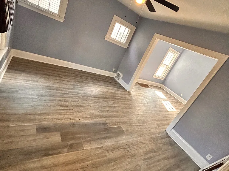 3815 N Lockwood Ave #2 — Photo 2