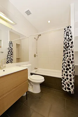 Rented by Ozymandius Realty | media 28