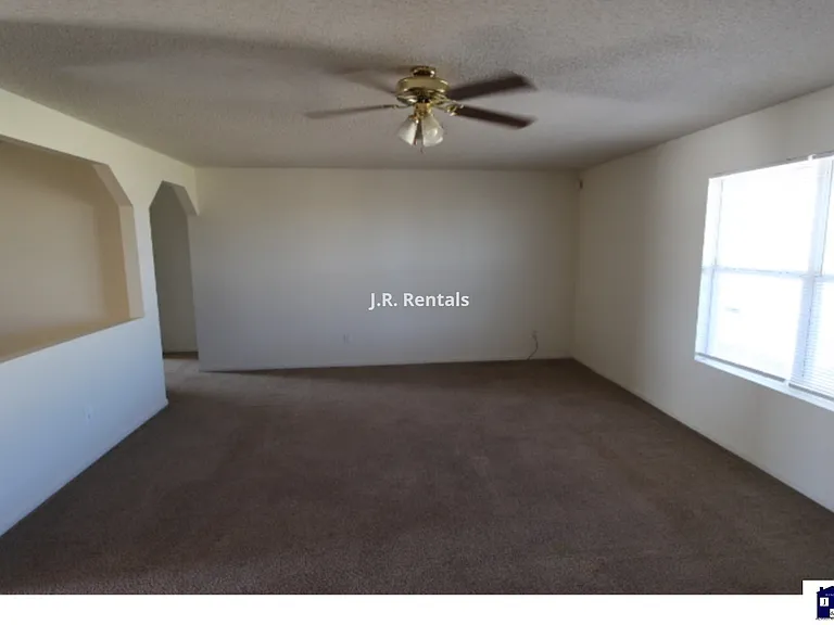 4607 Lloyd Dr — Photo 45