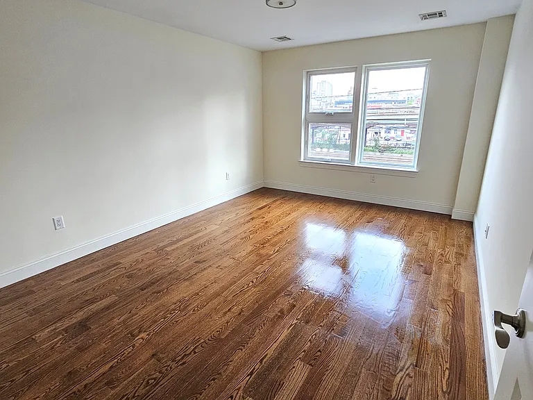 115 Bruen — Photo 19