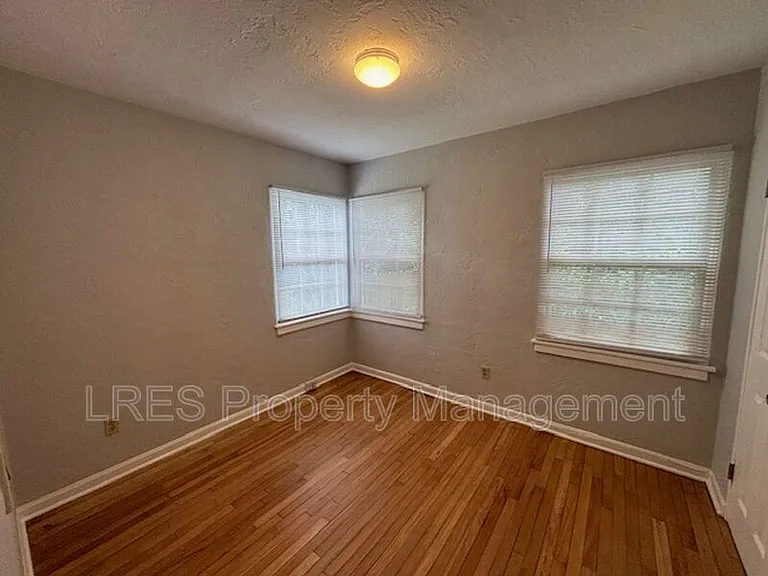 429 Wiltshire Rd — Photo 18
