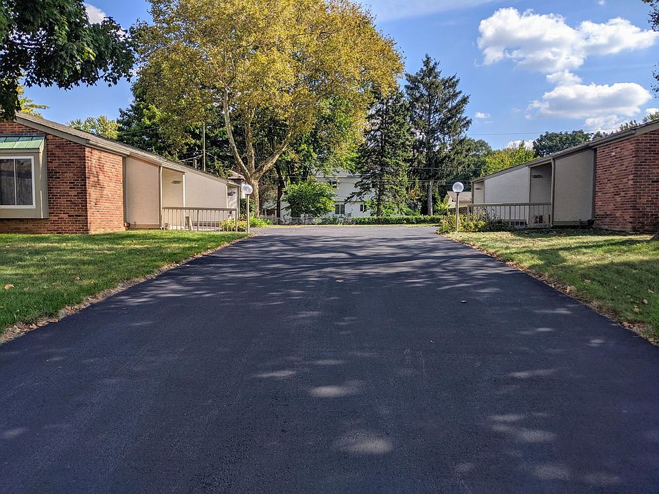 Street view from Moreland Dr. W. looking East