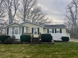 913 W 8th St, Hobart, IN 46342