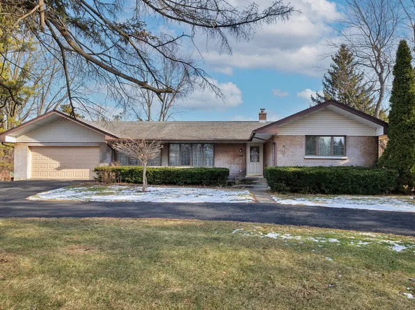 103 S Maple Ln, Prospect Heights, IL 60070
