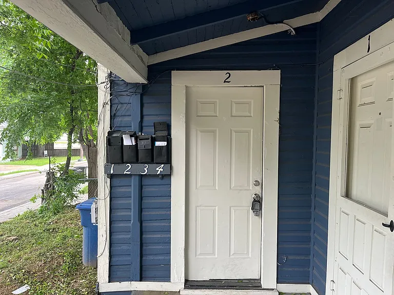 213 Cadwallader St #2 — Photo 3