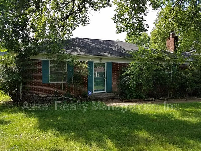 102 Eastwood Dr #1