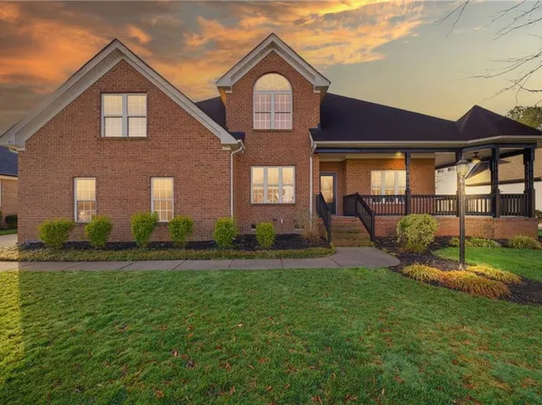 313 Sweetbay Dr, Chesapeake, VA 23322