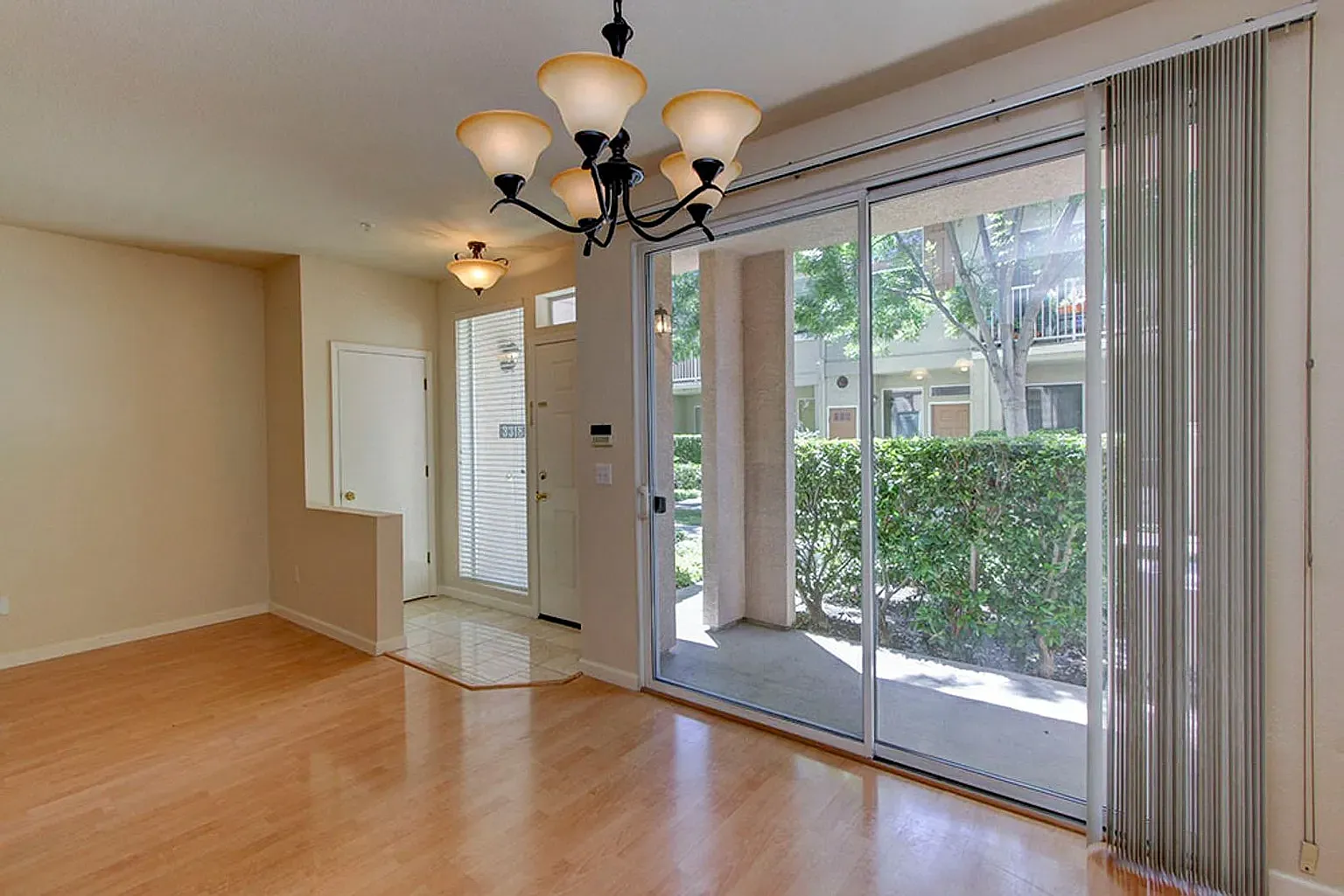 2 bed, 1285 sqft, $3,750 — Photo 3