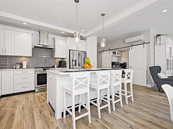 2nd image of 309 Seafield Rd