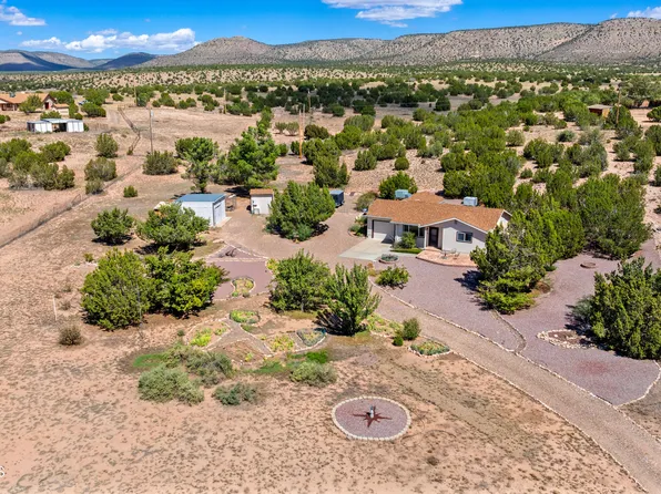 800 W Valleri Ann Rd, Paulden, AZ 86334