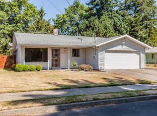 7933 SE Schiller St, Portland, OR 97206