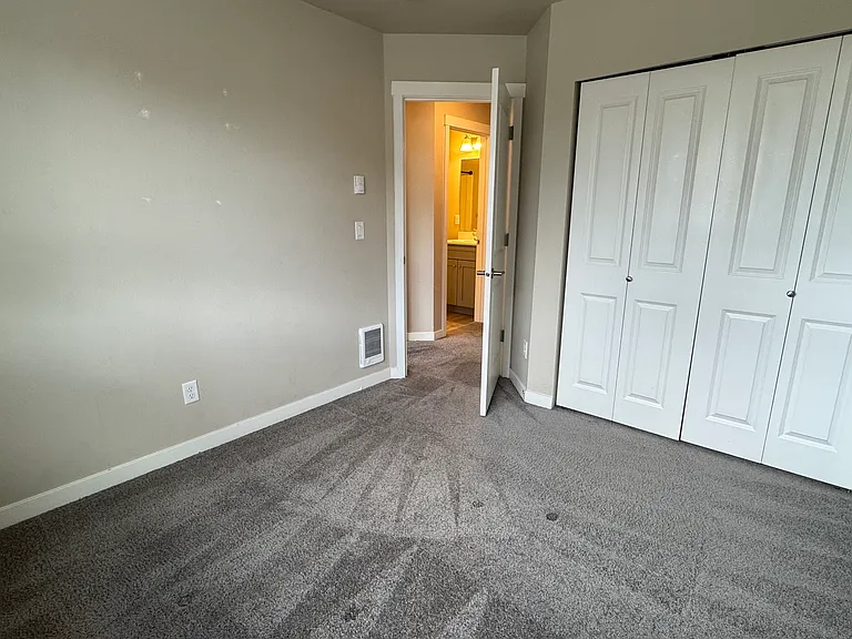 7610 Lakewood Dr W #B — Photo 16
